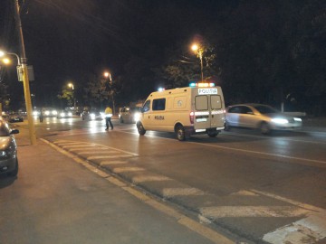 ALERTĂ pe străzile Constanţei: o femeie a fost accidentată pe trecerea de pietoni; şoferul vinovat a fugit!